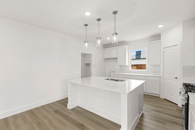 2000 Blossom Street, Mesquite, TX 75181
