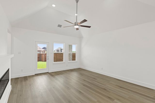 2000 Blossom Street, Mesquite, TX 75181