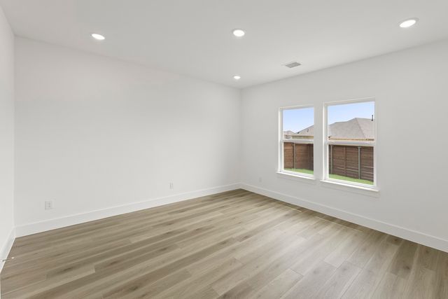 2000 Blossom Street, Mesquite, TX 75181