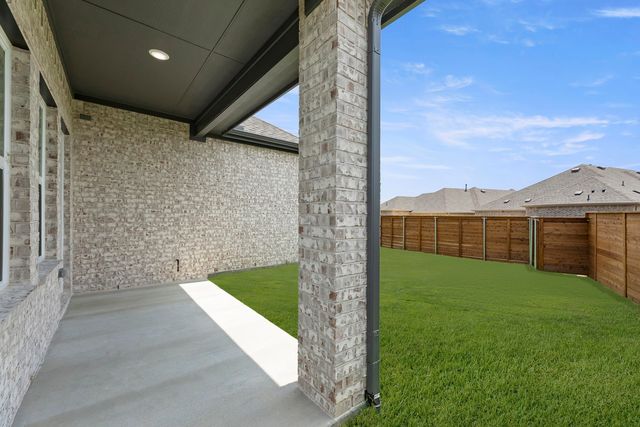 2000 Blossom Street, Mesquite, TX 75181