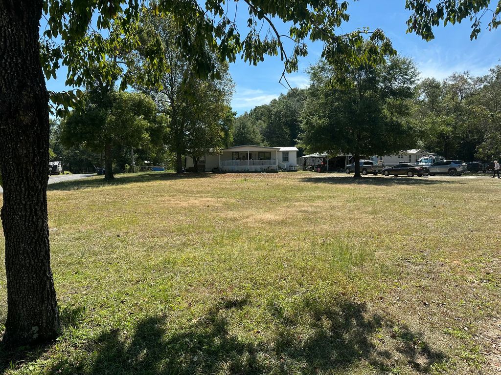 106 Red Eye Road, Defuniak Springs, FL 32433