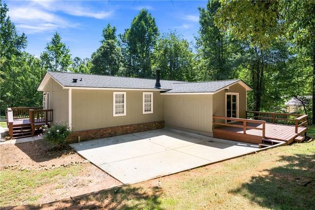326 Forest Lake Road, Pendergrass, GA 30567
