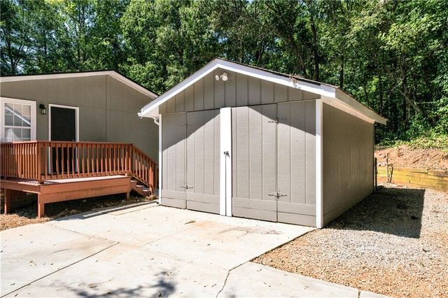 326 Forest Lake Road, Pendergrass, GA 30567