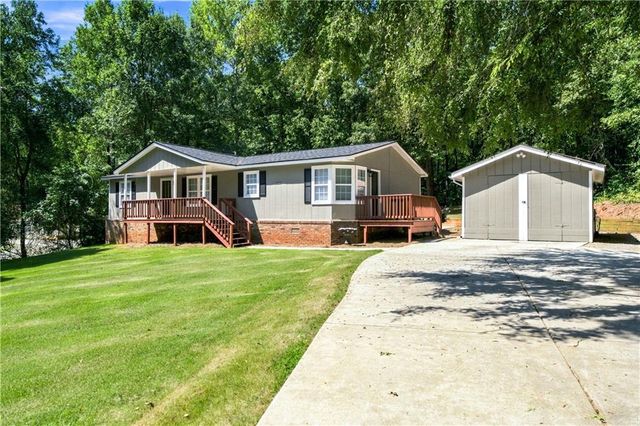 326 Forest Lake Road, Pendergrass, GA 30567