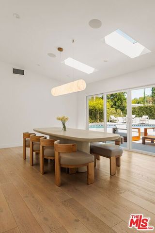23122 Bigler Street, Woodland Hills (los Angeles), CA 91364