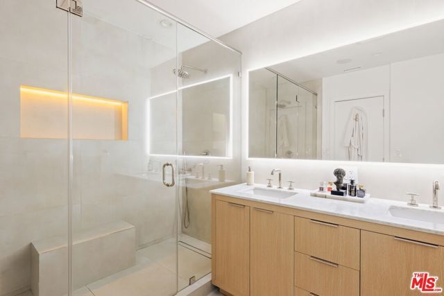 23122 Bigler Street, Woodland Hills (los Angeles), CA 91364