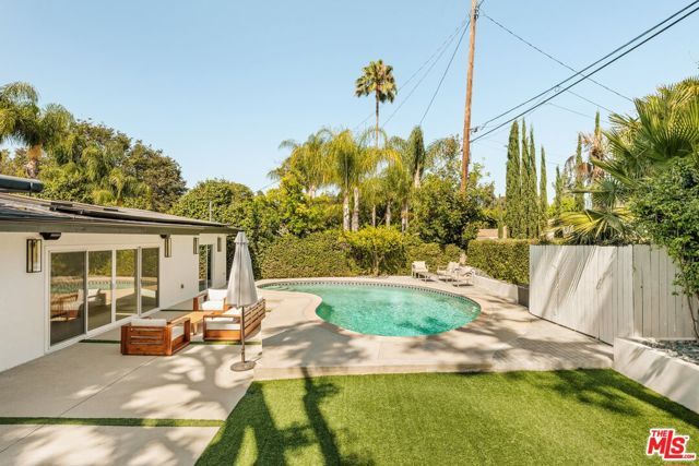 23122 Bigler Street, Woodland Hills (los Angeles), CA 91364