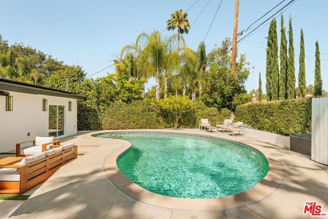 23122 Bigler Street, Woodland Hills (los Angeles), CA 91364