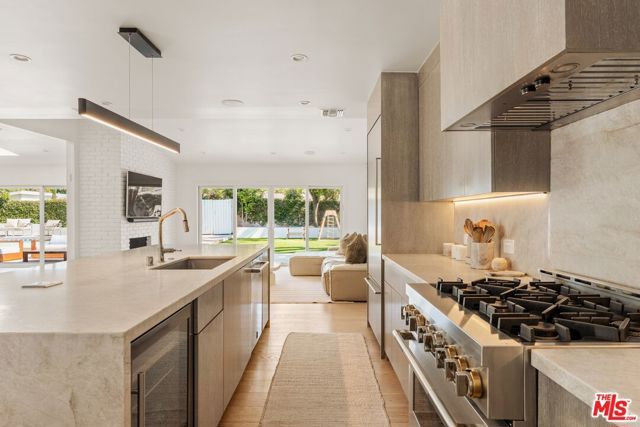 23122 Bigler Street, Woodland Hills (los Angeles), CA 91364