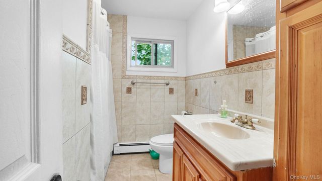91 Mohawk Avenue, Deer Park, NY 11729