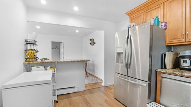 91 Mohawk Avenue, Deer Park, NY 11729