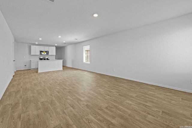 16035 Mahogany Way, Elmendorf, TX 78112