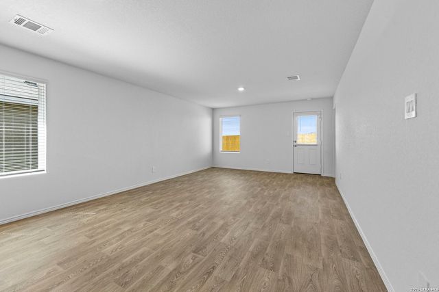 16035 Mahogany Way, Elmendorf, TX 78112