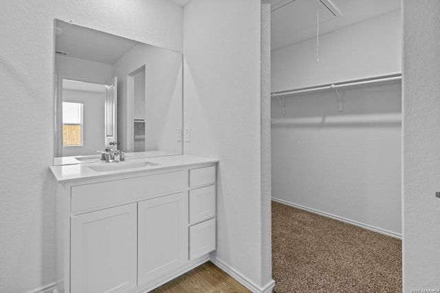16035 Mahogany Way, Elmendorf, TX 78112