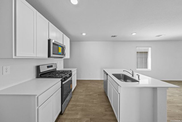 16035 Mahogany Way, Elmendorf, TX 78112
