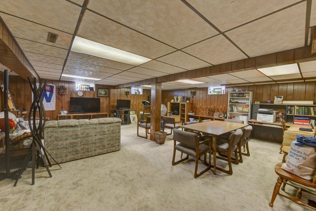 9500 Lilac Lane, Munster, IN 46321