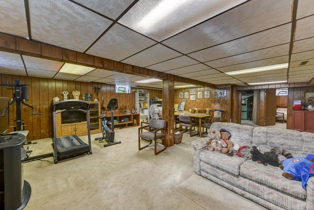 9500 Lilac Lane, Munster, IN 46321