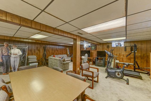 9500 Lilac Lane, Munster, IN 46321