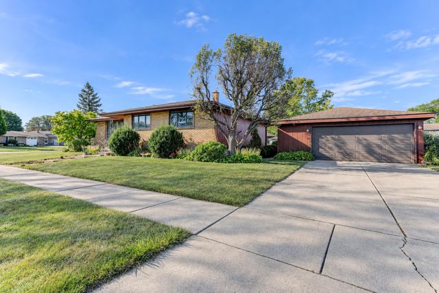 9500 Lilac Lane, Munster, IN 46321