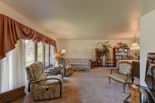 9500 Lilac Lane, Munster, IN 46321