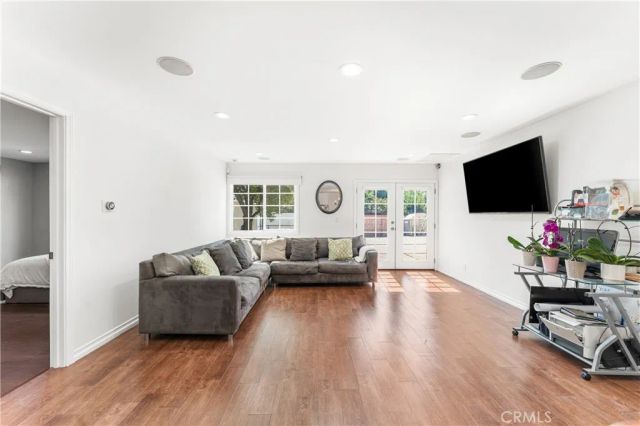 7222 Fallbrook Avenue, West Hills, CA 91307