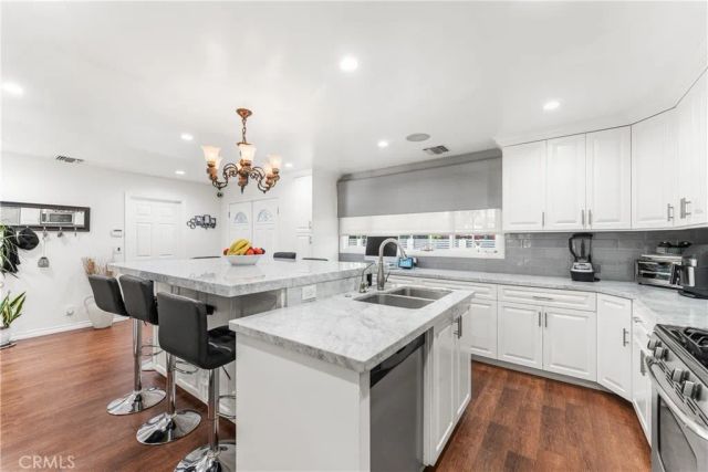 7222 Fallbrook Avenue, West Hills, CA 91307