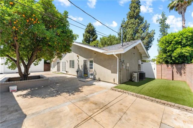 7222 Fallbrook Avenue, West Hills, CA 91307