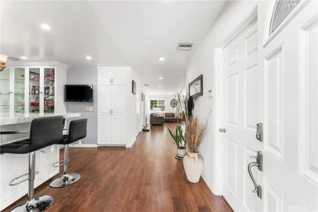 7222 Fallbrook Avenue, West Hills, CA 91307