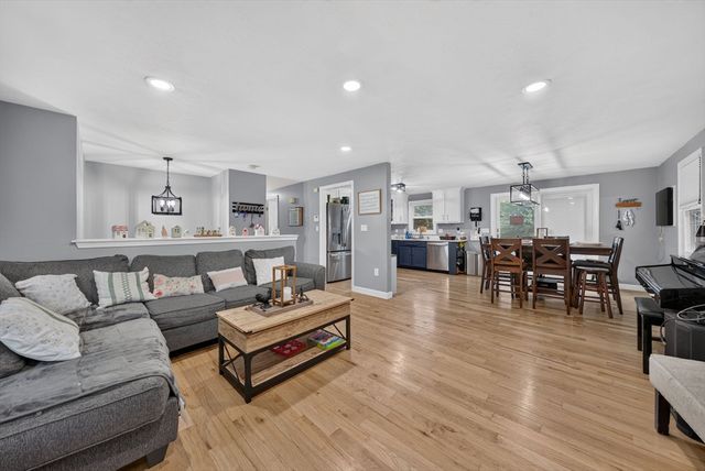 112 Bond Rd, Charlton, MA 01507