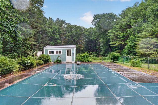 112 Bond Rd, Charlton, MA 01507