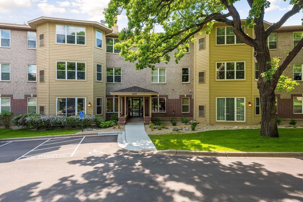 8500 Franlo Road 307, Eden Prairie, MN 55344 — photo 2
