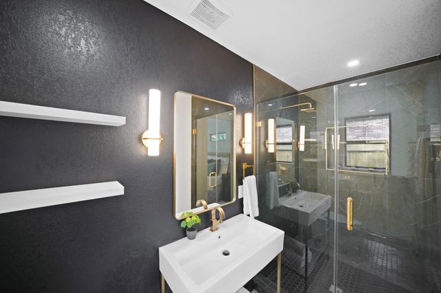 4813 Hummingbird Street, Houston, TX 77035