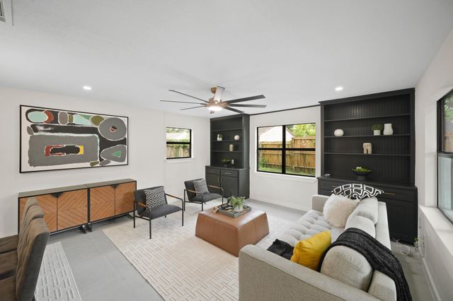 4813 Hummingbird Street, Houston, TX 77035