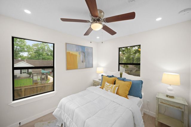 4813 Hummingbird Street, Houston, TX 77035