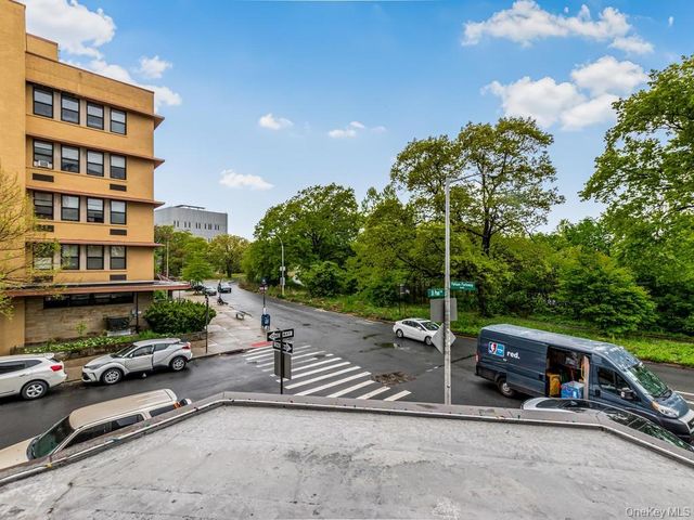 1874 Pelham Parkway S 2P, Bronx, NY 10461
