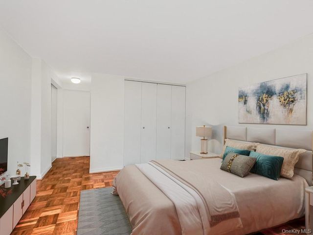1874 Pelham Parkway S 2P, Bronx, NY 10461