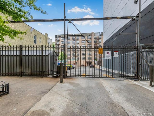 1874 Pelham Parkway S 2P, Bronx, NY 10461
