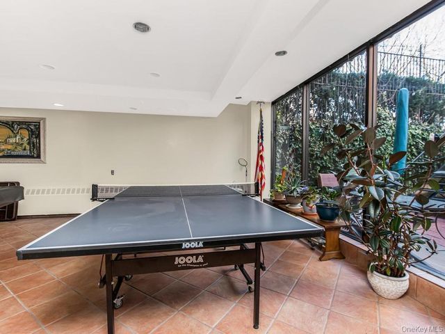 1874 Pelham Parkway S 2P, Bronx, NY 10461