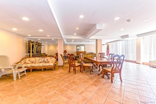 1874 Pelham Parkway S 2P, Bronx, NY 10461