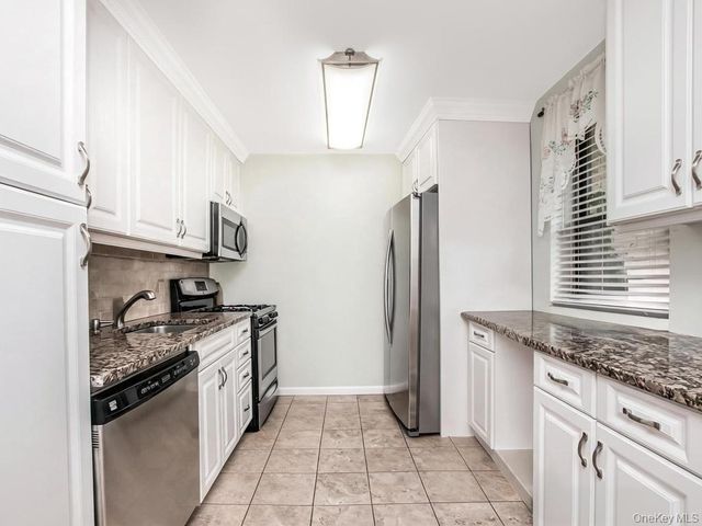 1874 Pelham Parkway S 2P, Bronx, NY 10461