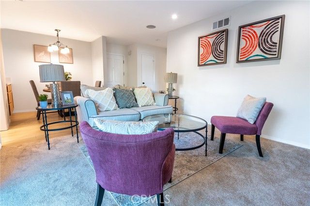 6716 Clybourn, North Hollywood (los Angeles), CA 91606