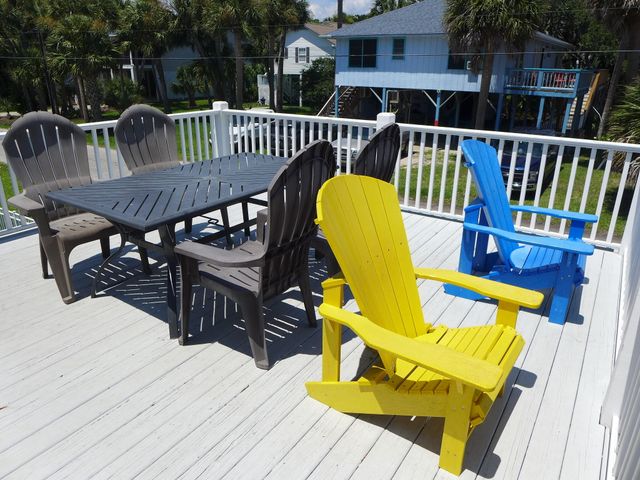 1001 Palmetto Boulevard, Edisto Island, SC 29438