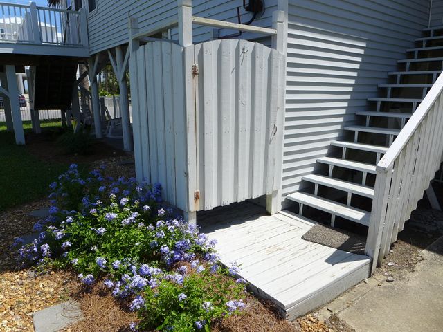 1001 Palmetto Boulevard, Edisto Island, SC 29438