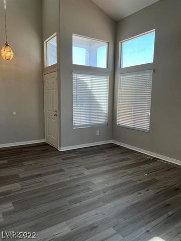 6532 Moon Roses Court, Las Vegas, NV 89108