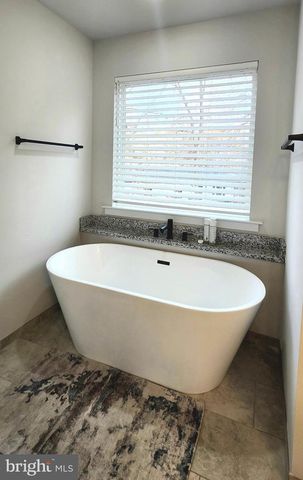 101 INDIAN HILLS RD, Locust Grove, VA 22508