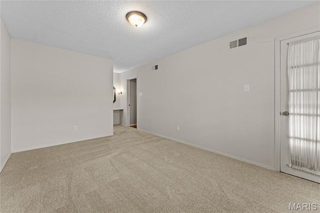 11709 Casa Grande Drive E, St Louis, MO 63146