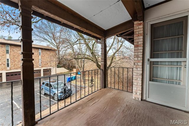 11709 Casa Grande Drive E, St Louis, MO 63146