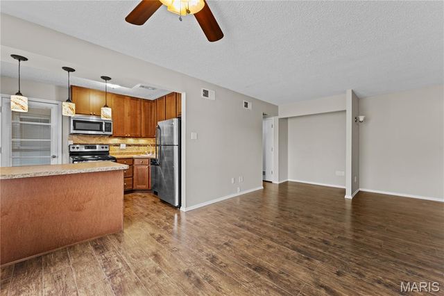 11709 Casa Grande Drive E, St Louis, MO 63146