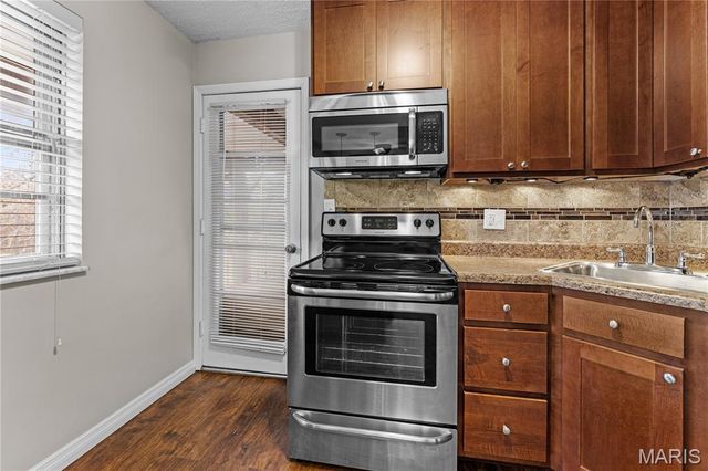 11709 Casa Grande Drive E, St Louis, MO 63146