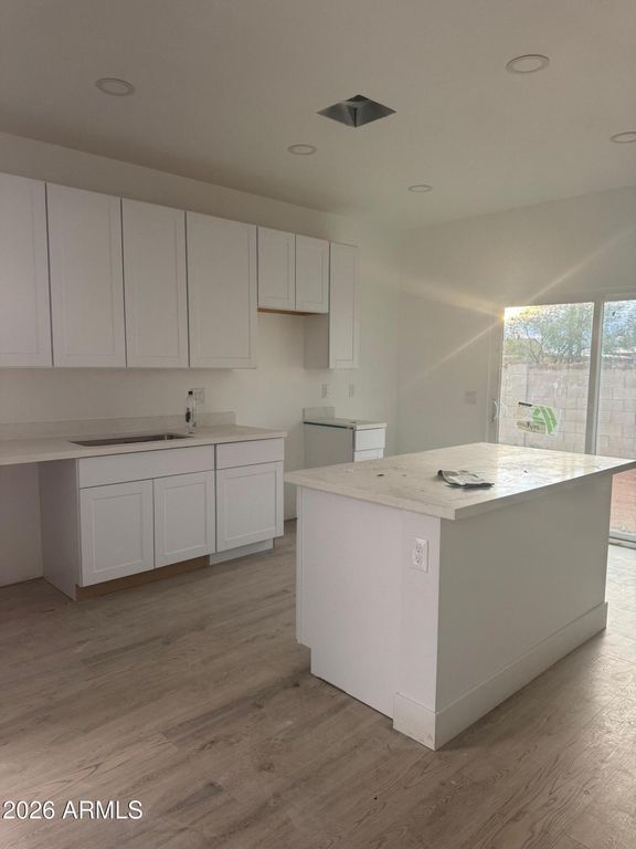 Image 4 of property listing at 956 N 4th Street A & B, Coolidge, AZ 85128